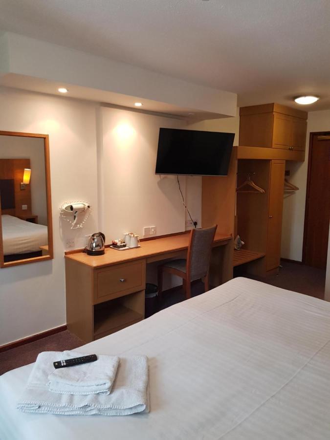 V Manchester Hotel