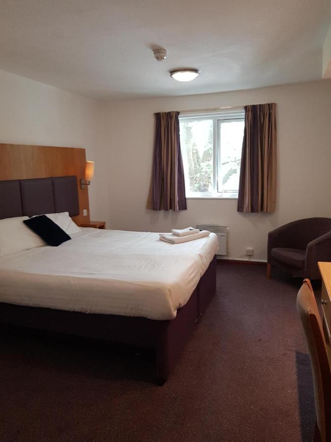 V Manchester Middleton (Greater Manchester)