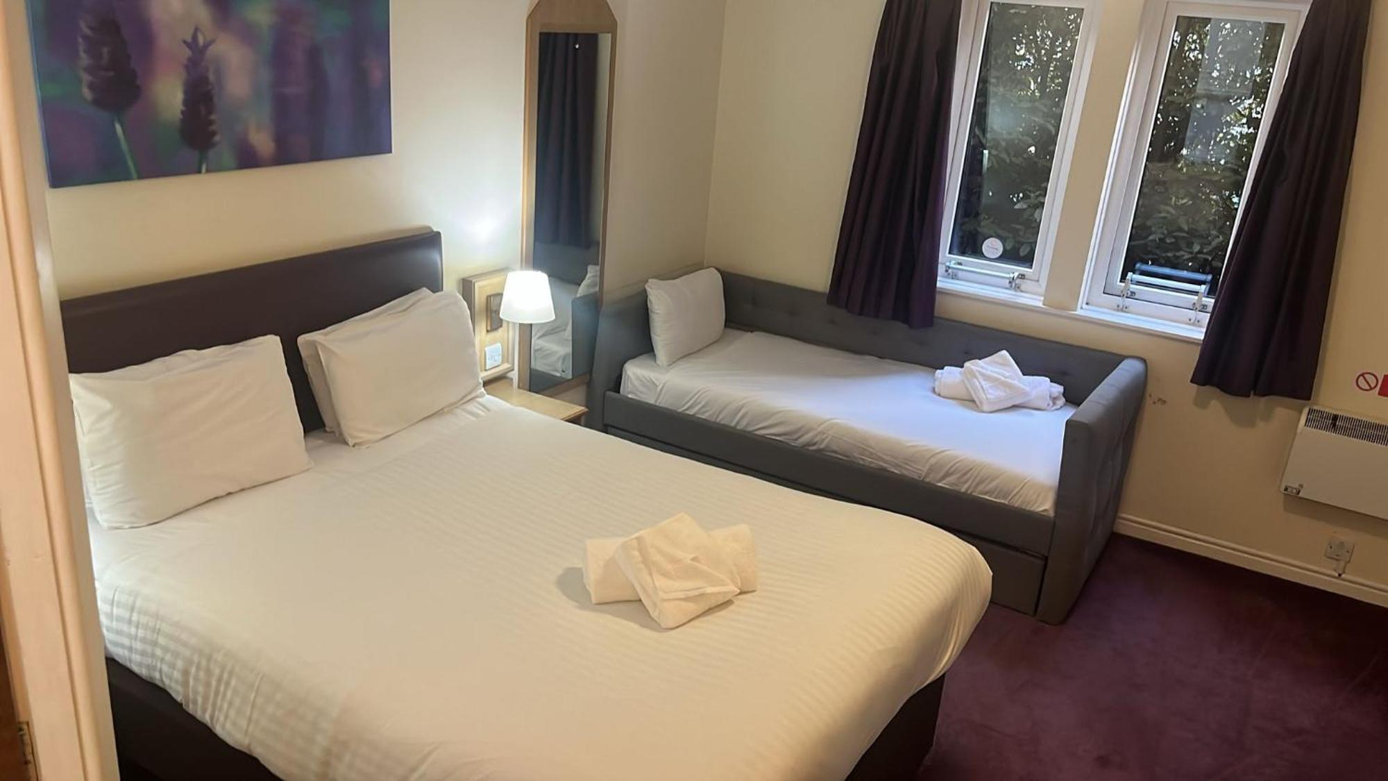 V Manchester Hotel