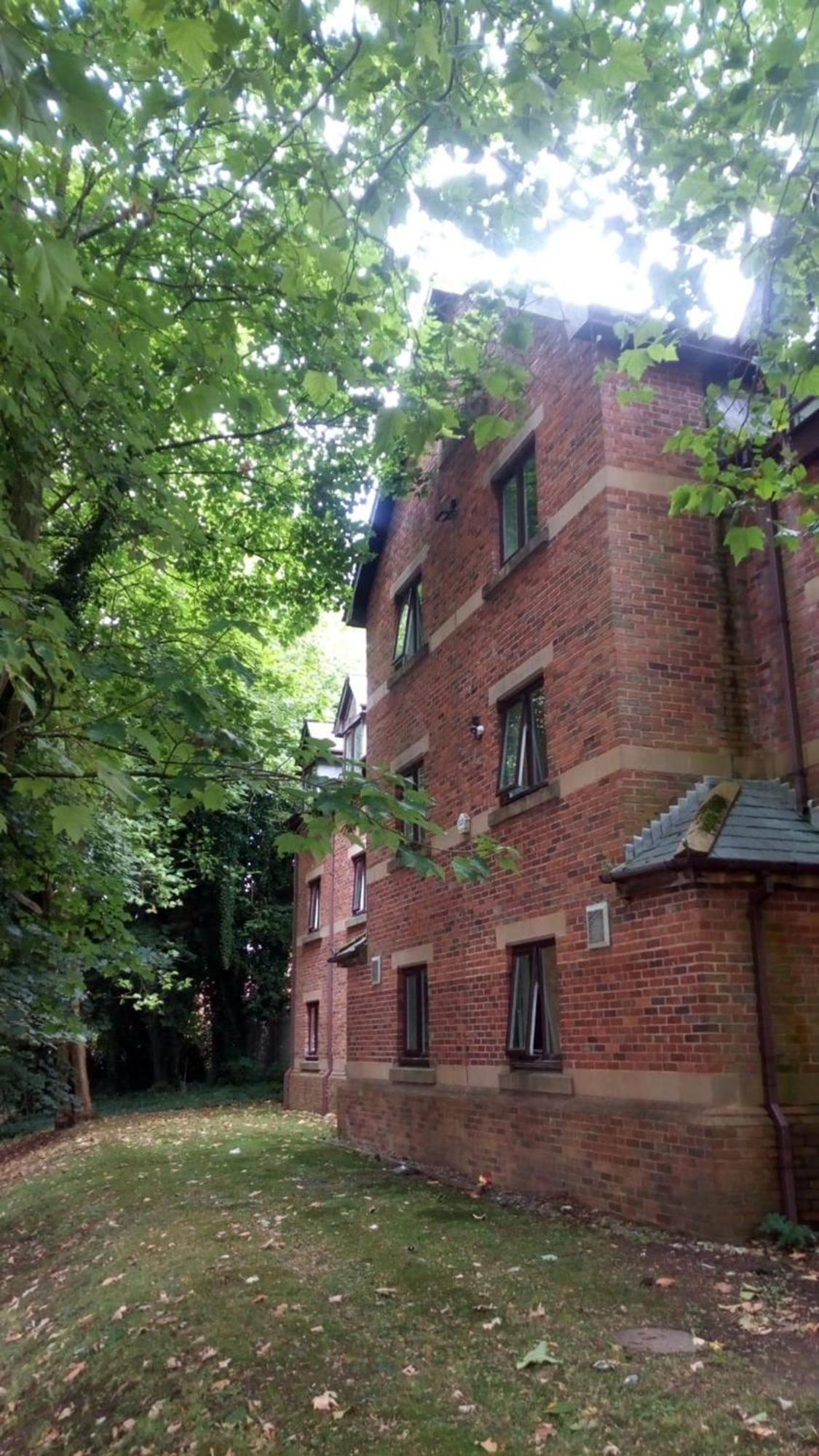 V Manchester Middleton (Greater Manchester)