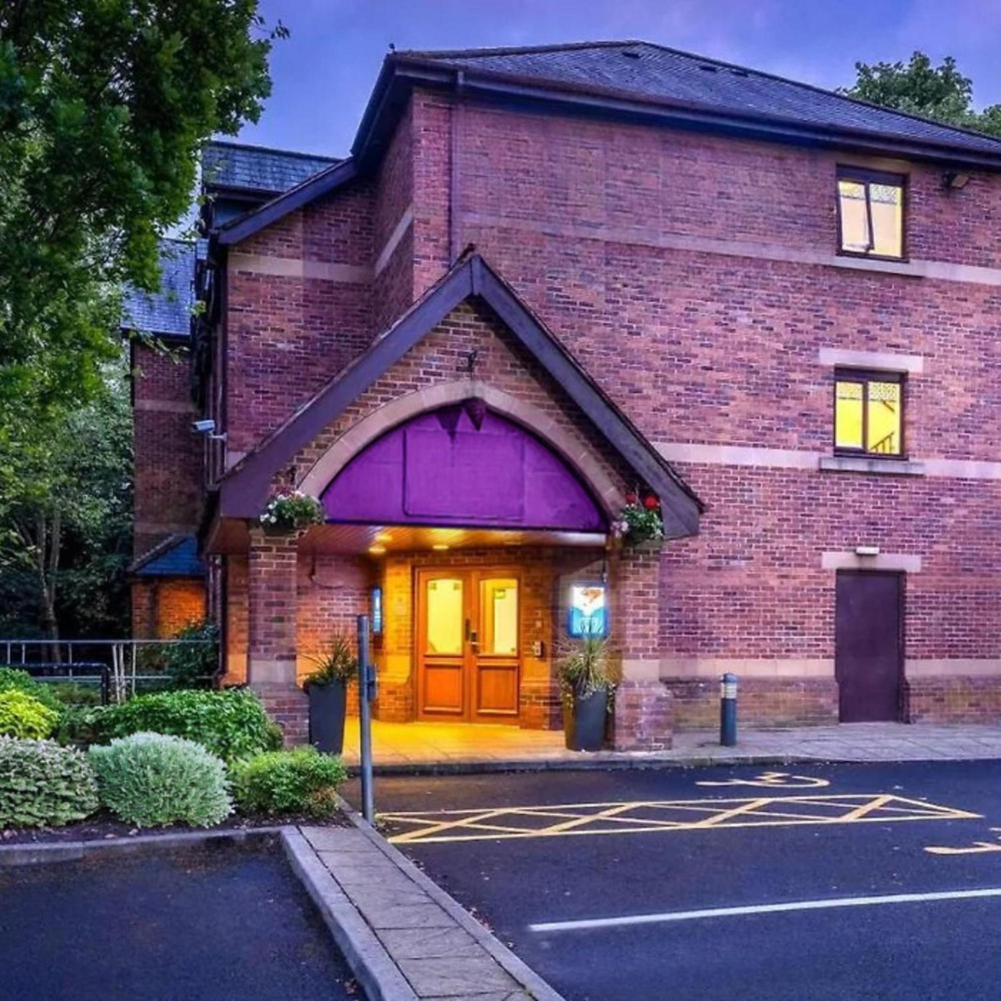 V Lodge Manchester *